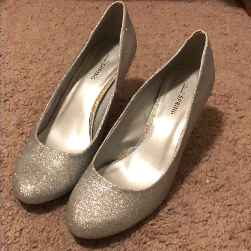 Silver glitter heels.